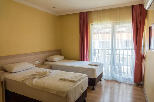 غرفة ثلاثية بسرير مزدوج وسرير فردي، Magic Tulip Beach 1/3