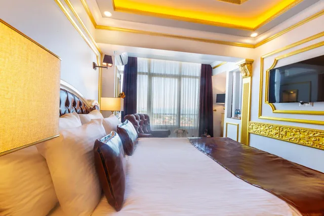 جناح جونيور، Andalouse Otel 2/3