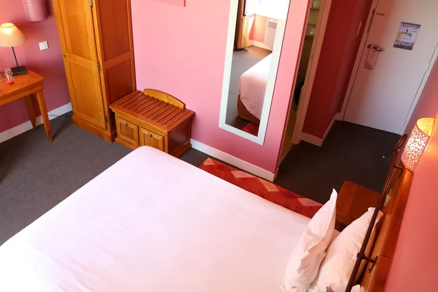 House, Double Bed، La Mere Poulard 1/7