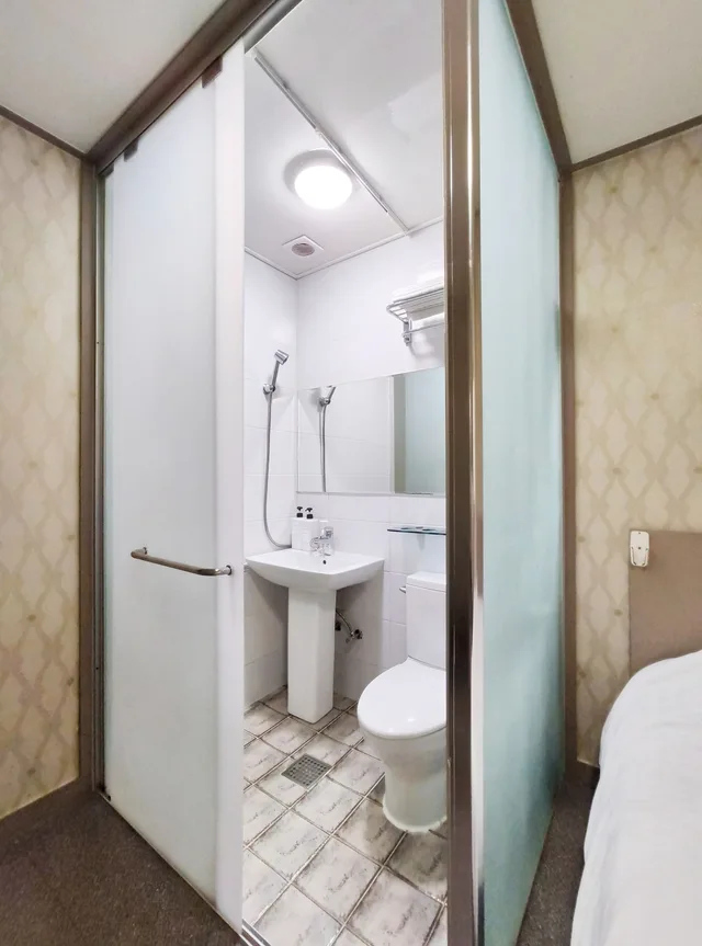 غرفة بسرير كوين، OYO Hostel Myeongdong 2 5/5