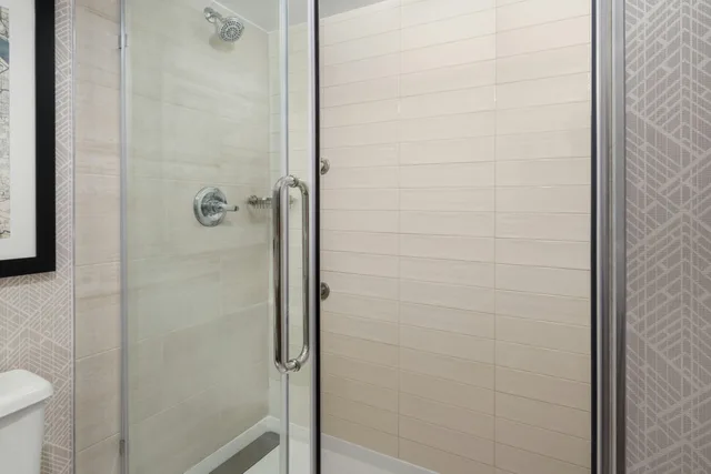 Room, King Bed, Embassy Suites by Hilton Portland Airport 5/5
