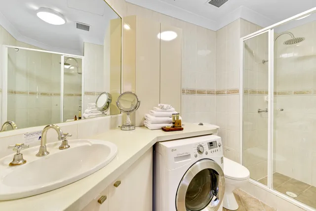 One Bedroom Superior Apartment، The Manor Apartment Hotel 2/3