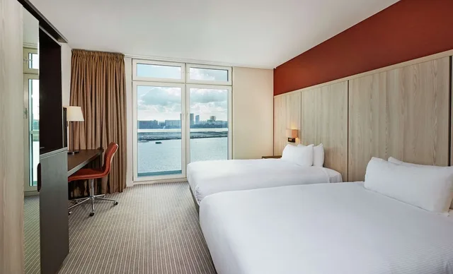 غرفة ديلوكس بسريرين منفصلين لذوي الإعاقة، Doubletree By Hilton London Excel 1/5
