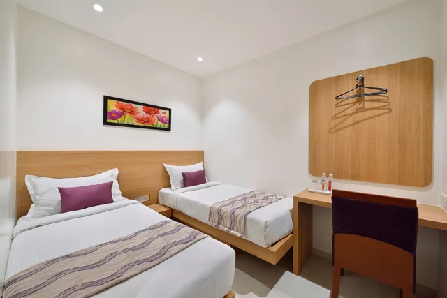 غرفة سوبيريور، Hotel Leafio Mumbai 1/7