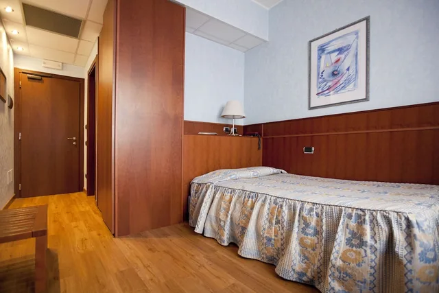 غرفة مفردة بسرير كوين، Palace Moderno 1/4