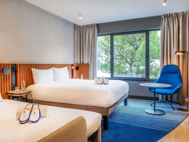 Superior, Deluxe, Queen Bed, Sofa, Deluxe Building، Novotel Campo De Las Naciones Hotel 2/8