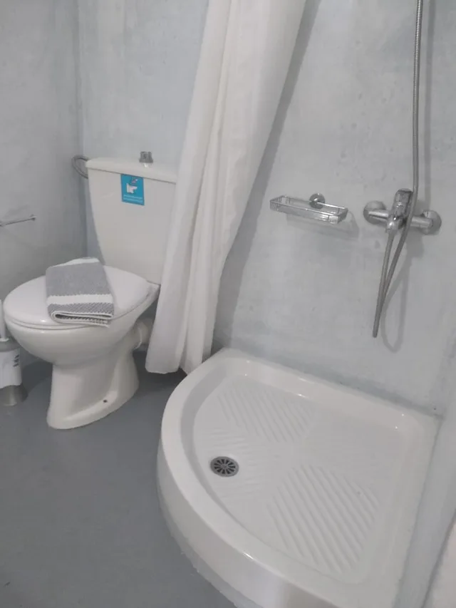 استوديو بسرير كينج، Aestas Apts 4/9