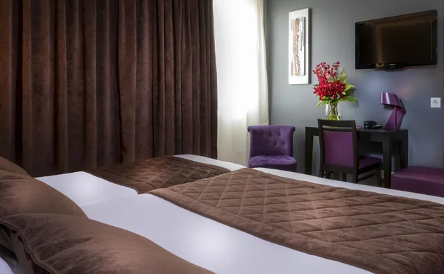 غرفة ثلاثية، AMBRE HOTEL 7/9