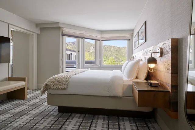 غرفة كلاسيكية بسرير كينج بإطلالة، Viewline Resort Snowmass, Autograph Collection 1/2