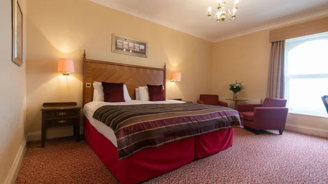 Double Room Deluxe, The Imperial Hotel Blackpool 2/2