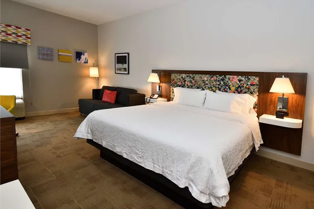 Study, King Bed, Sofa، Hampton Inn Santee-I-95 1/5