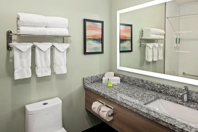 غرفة قياسية بسرير مزدوج، Home Inn And Suites Swift Current 4/4