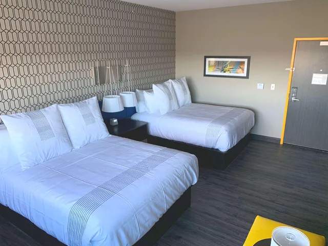 غرفة بسريرين كوين، Glo Best Western Dawley Farms In Sioux Falls 4/10