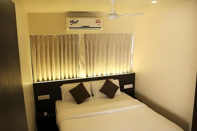 جناح ملكي بسرير مزدوج، Hotel Sai Residency Vasai 4/7