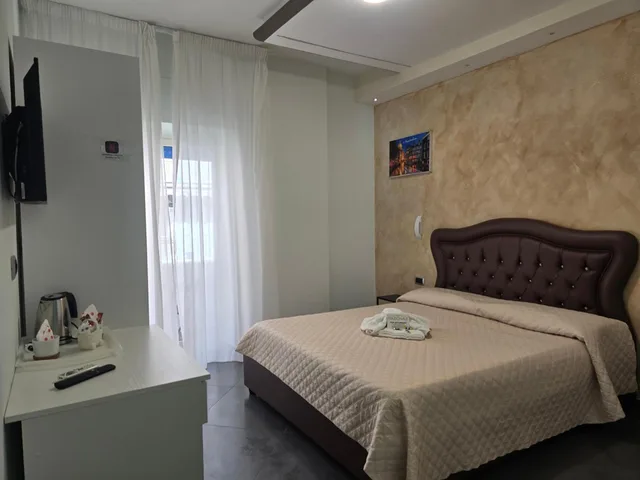 غرفة بسرير كوين، B&B Nazionale 1/8