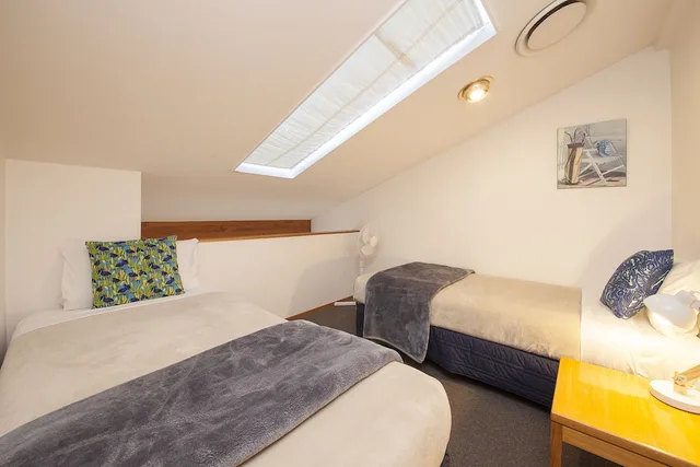 غرفة اقتصادية عائلية، Cascades Lakefront Motel 1/2
