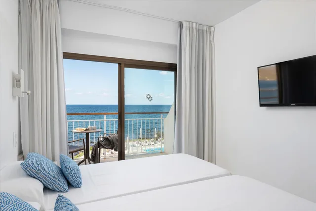 Room, Twin Beds, Sea Front، Hotel Atolon & Kaafu Beach Club 3/10