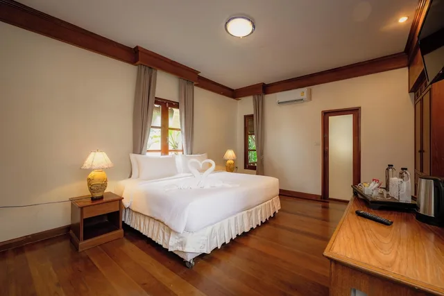 Superior, Cottage, King Bed, Pool or Sea Side, LONG BAY RESORT 4/5