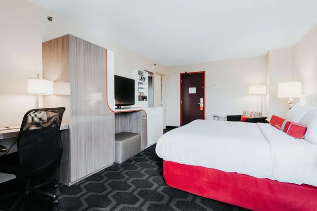 غرفة بسرير كينج في طابق مرتفع، The Curtis Denver a DoubleTree by Hilton Hotel 8/10
