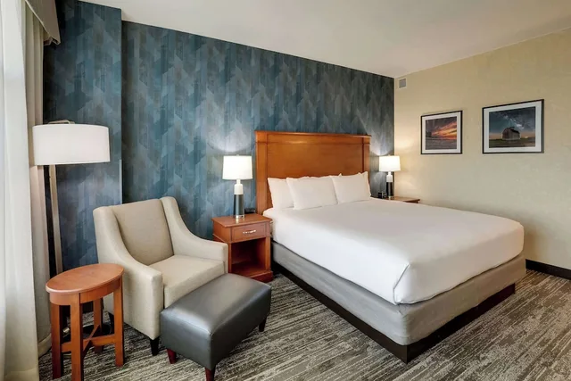 غرفة بسرير كينج لذوي الإعاقة، Drury Inn Suites Mt Vernon 3/6