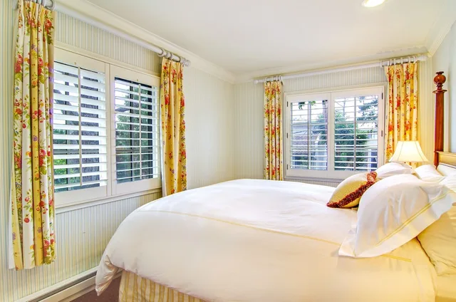 غرفة قياسية بسرير كوين، Wayside Inn 1/4