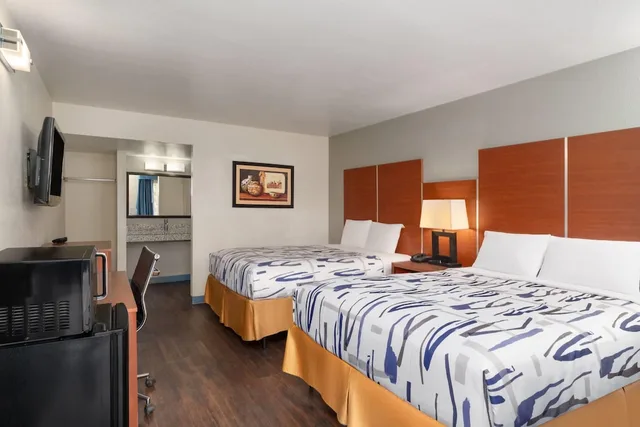غرفة بسريرين كوين للمدخنين، Travelodge by Wyndham Albuquerque West 1/6