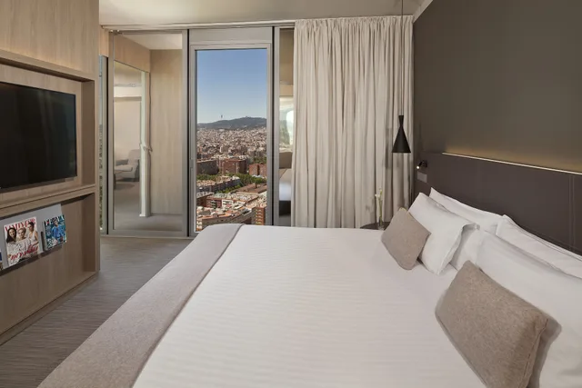 The Level, Family Suite, Twin Beds, City View, Sofa، MELIA BARCELONA SKY 2/10