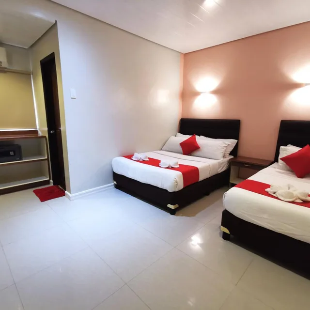 Deluxe, Triple, Charms Hotel 1/3