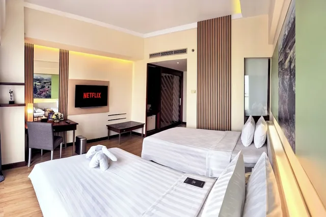 غرفة ديلوكس بسريرين منفصلين للمدخنين، Hotel Grand Candi Semarang 3/6