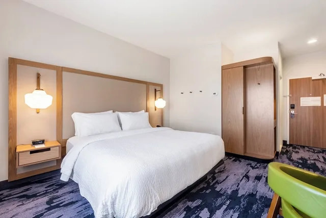 غرفة بسرير كينج لذوي الإعاقة، Fairfield Inn & Suites Dallas Arlington South 2/3