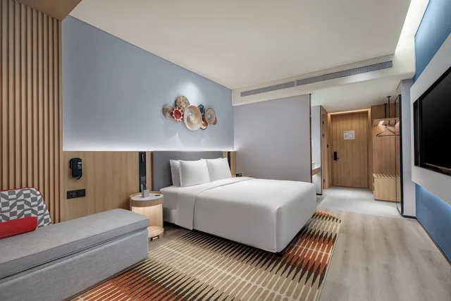 غرفة قياسية بسرير كينج بشرفة، Holiday Inn Express Nalati by IHG 3/7