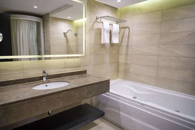 Superior, Twin Beds, Lake and Golf View, Lake View, Terrace، Radisson Blu Alexandria 9/10