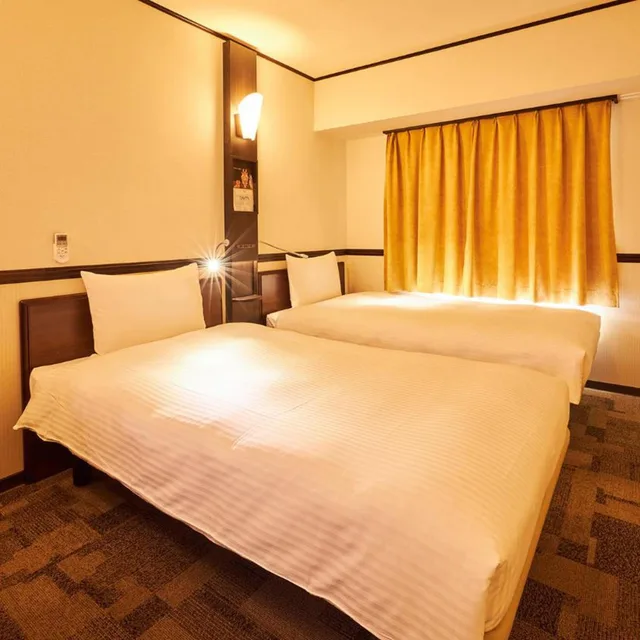 Room, Twin Beds, Toyoko Inn Osaka Tsutenkaku Mae 7/10