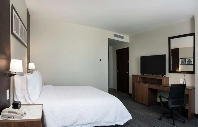 Studio, Queen Bed, Accessible, Hampton Inn And Suites San Luis Potosi Slp 4/7