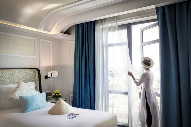 غرفة ملكية ديلوكس تنفيذية بسريرين منفصلين مع دخول الصالة، HOTEL ROYAL HOI AN, The Legacy by the River 3/10