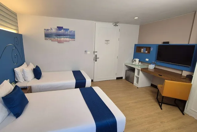 Deluxe, Single Bed, Days Inn by Wyndham Patong Beach Phuket 4/10