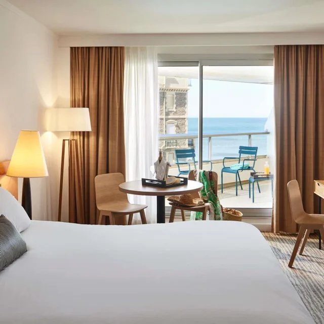 غرفة ديلوكس بسرير مزدوج بإطلالة على البحر، Sofitel Biarritz Le Miramar Thalassa Sea & Spa 2/5