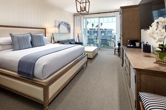 غرفة بريميوم بسرير كينج بإطلالة على البحر بشرفة مع أريكة، Vespera Resort on Pismo Beach, Autograph Collection 1/1