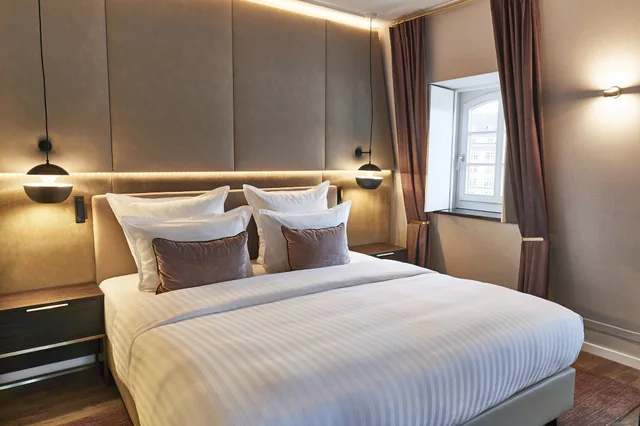 جناح بسرير مزدوج، Steigenberger Hotel De Saxe 2/4