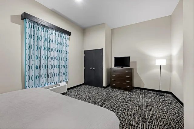 جناح بسرير كينج، Quality Inn & Suites Colorado City, TX 3/6