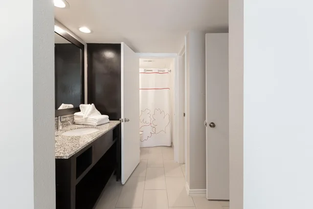 جناح بسرير كينج بغرفتي نوم، Craigshire Suites - Arlington 9/9