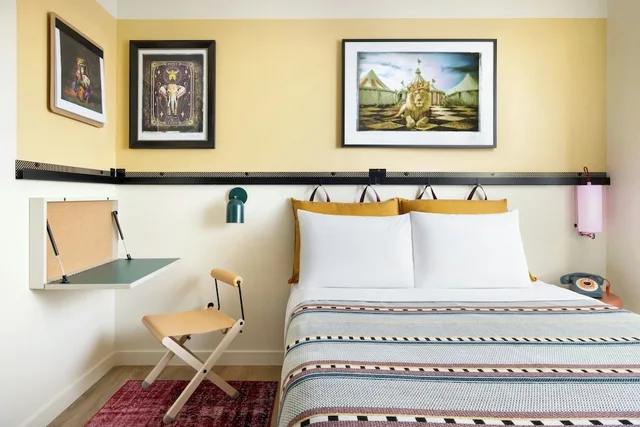 غرفة بسرير كوين لذوي الإعاقة، Moxy Allentown Downtown 2/4
