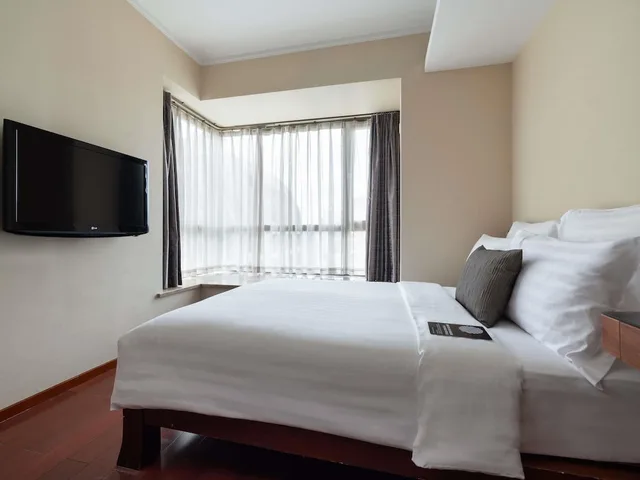 1 Bedroom, Deluxe, Suite, King Bed, Ocean View, Kitchen, Pullman Oceanview Sanya Bay Resort and Spa 3/5