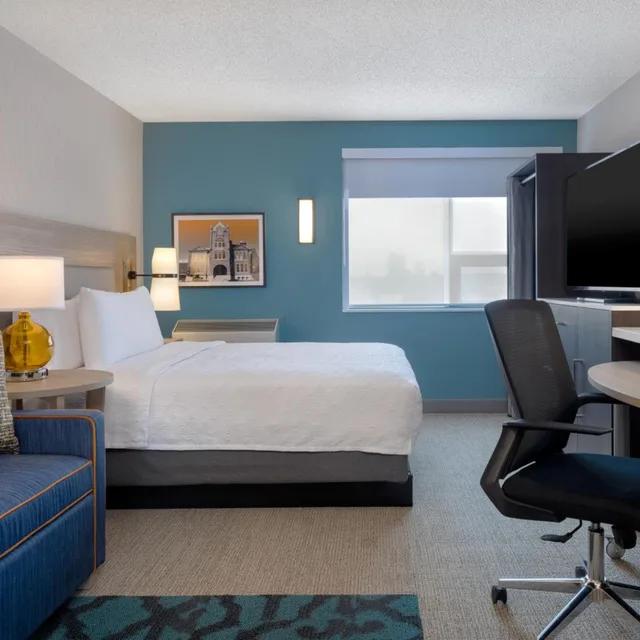 جناح استوديو بسرير كينج وسرير كوين بحوض استحمام لذوي الإعاقة، Home2 Suites by Hilton Kingston 3/9