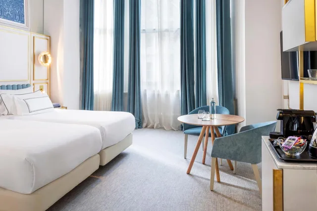 غرفة بريميوم بسرير كوين، Melia London Kensington Member of Melia Collection 5/7