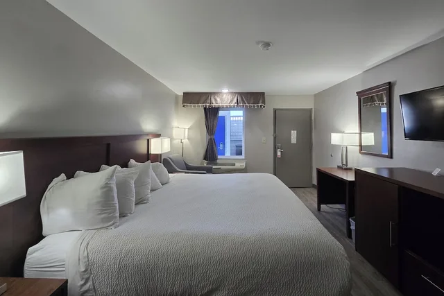 غرفة بسرير كينج لذوي الإعاقة لغير المدخنين، OYO Hampton South Carolina Hwy 278 3/10