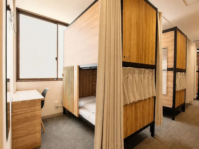 Semi Private, Single Bed، Namba Guesthouse HIVE - Hostel 3/10
