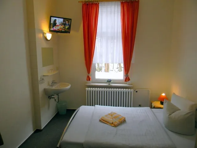 غرفة بسرير كينج بحمام مشترك، Hotel Waldmuhle 2/6