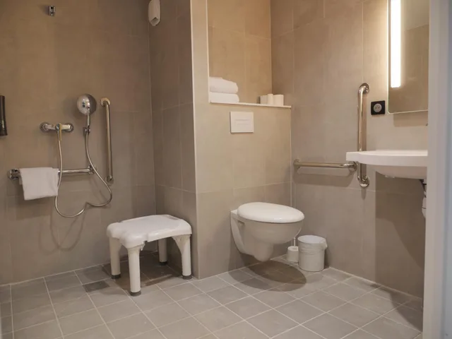 Room, Double Bed, Accessible, B&B HOTEL Carcassonne Rocadest La Cite 3/4