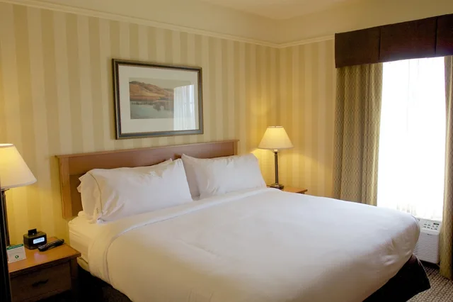 Standard, 2 Queen Beds, River View, Extra Floor Space، Holiday Inn Express Hotel Suites Astoria 4/5